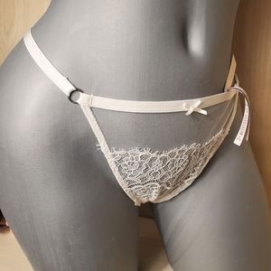 Coconut White M Dream Angels V - String Th…